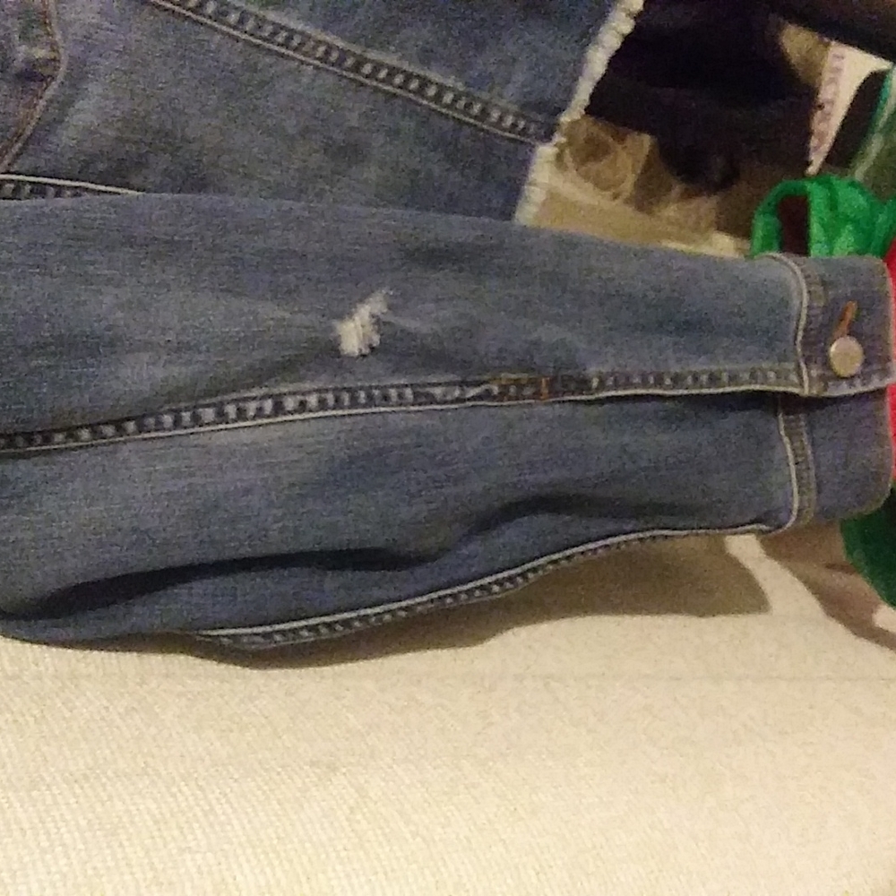 Short Jean Jacket - Picture 3 of 4